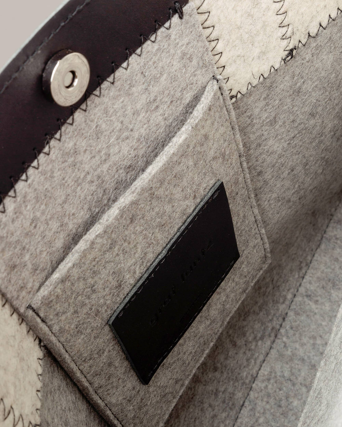 Jaunt Merino Wool Tote Granite, Heather White & Black