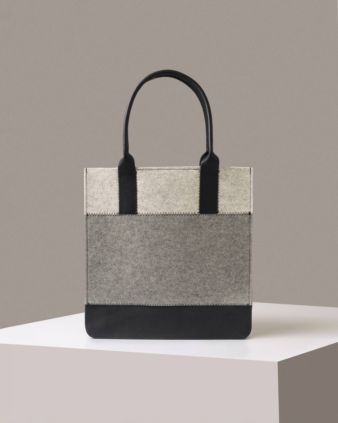 Jaunt Merino Wool Tote Granite, Heather White & Black