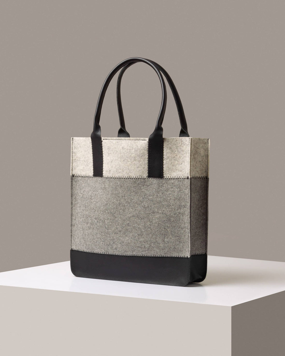 Jaunt Merino Wool Tote Granite, Heather White & Black